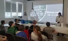 Zdjęcie z pokazów chemicznych dla dzieci z Mrowisko - Centrum Reduta