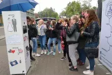 F2